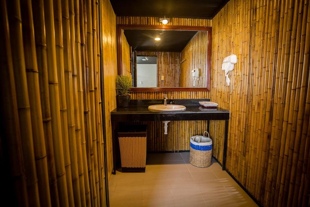 Aparthotel Phoenix 1 & 3*